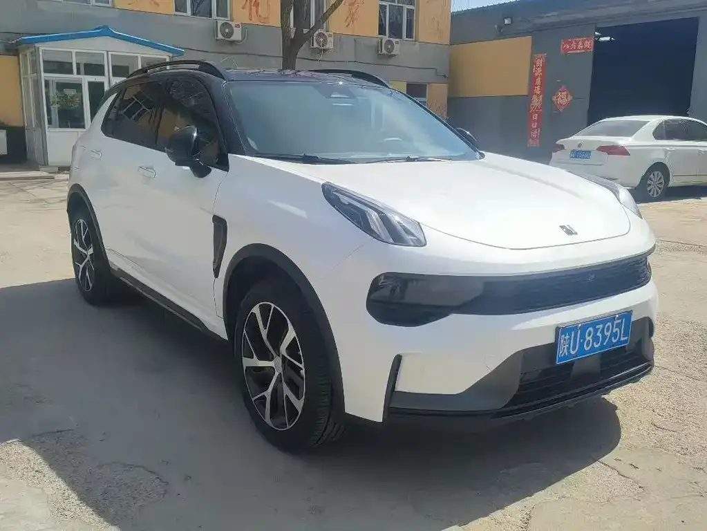 Lynk & Co 01