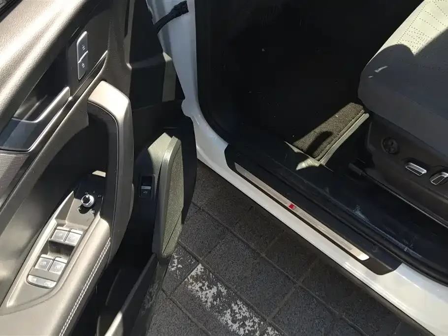 Audi Q5L 2023 из CN, фото 4
