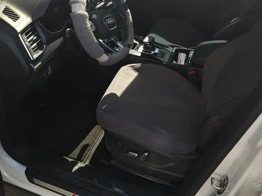 Audi Q5L 2023 из CN, фото 2
