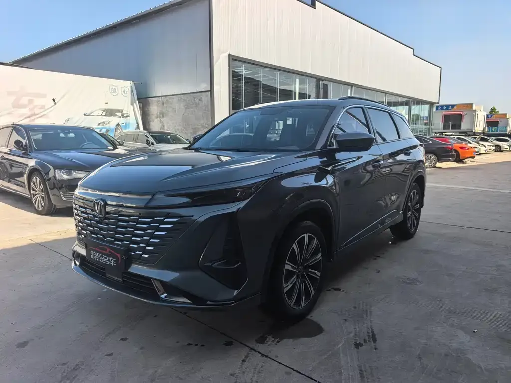 Changan CS75PLUS — фото 1