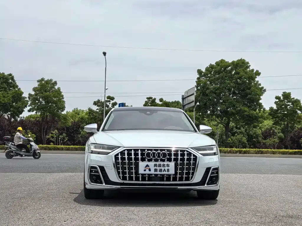 Audi A8 — фото 10