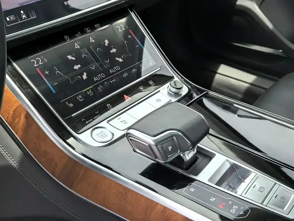 Audi A8 — фото 4