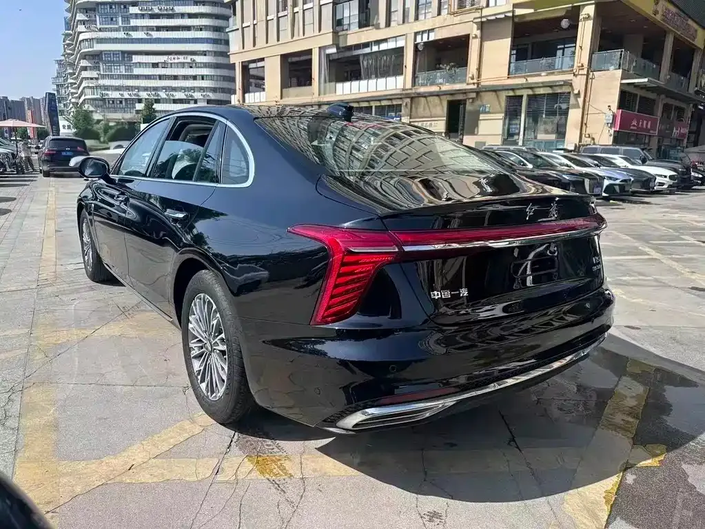 Hongqi H5 — фото 7