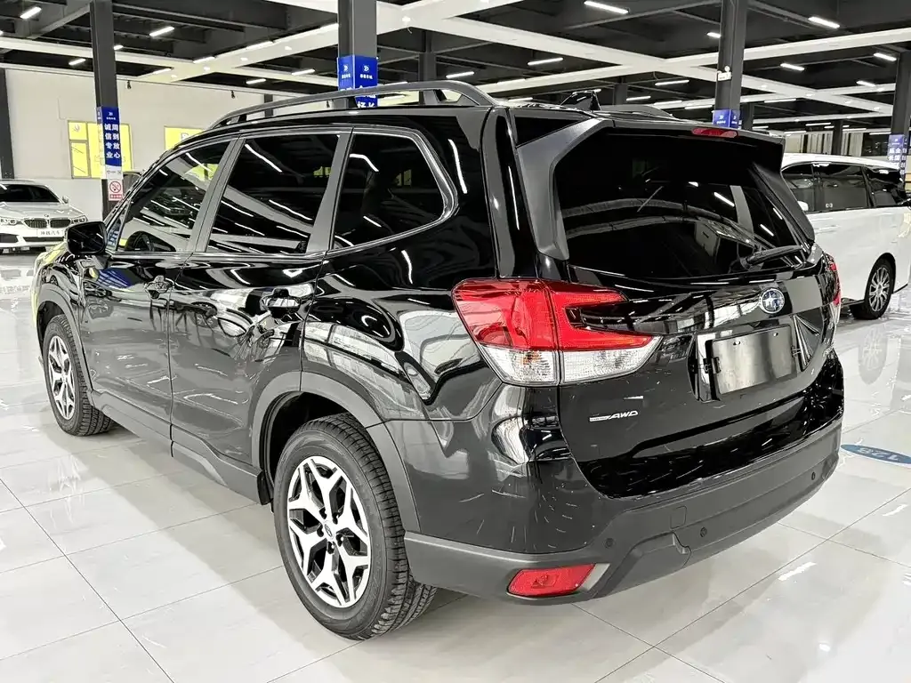 Subaru Forester — фото 9