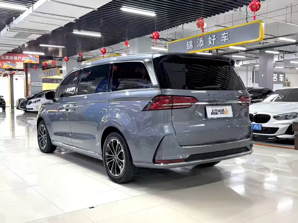 Roewe iMAX8 — фото 2