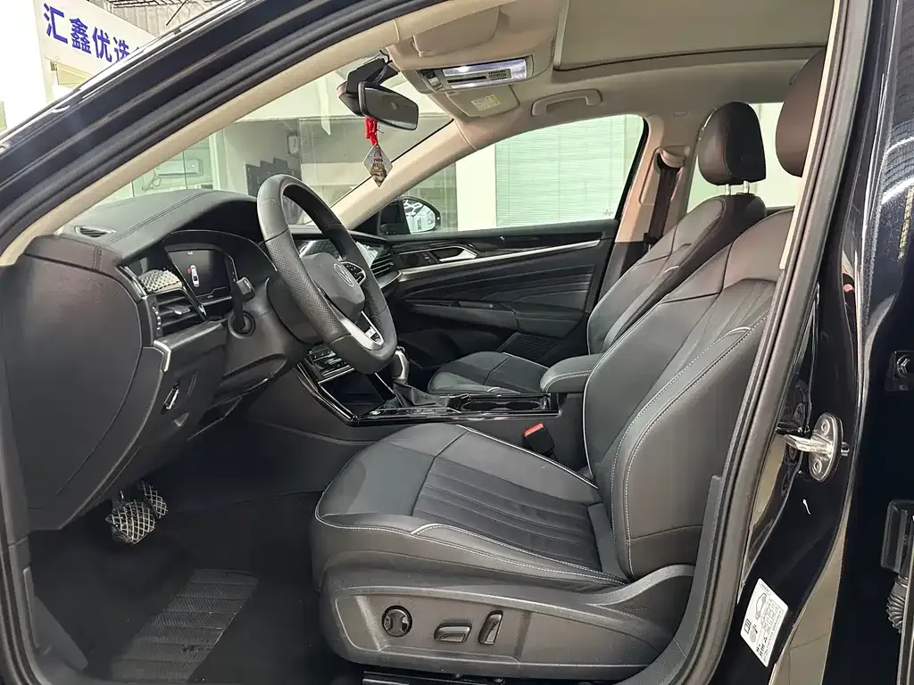 Volkswagen Passat — фото 6