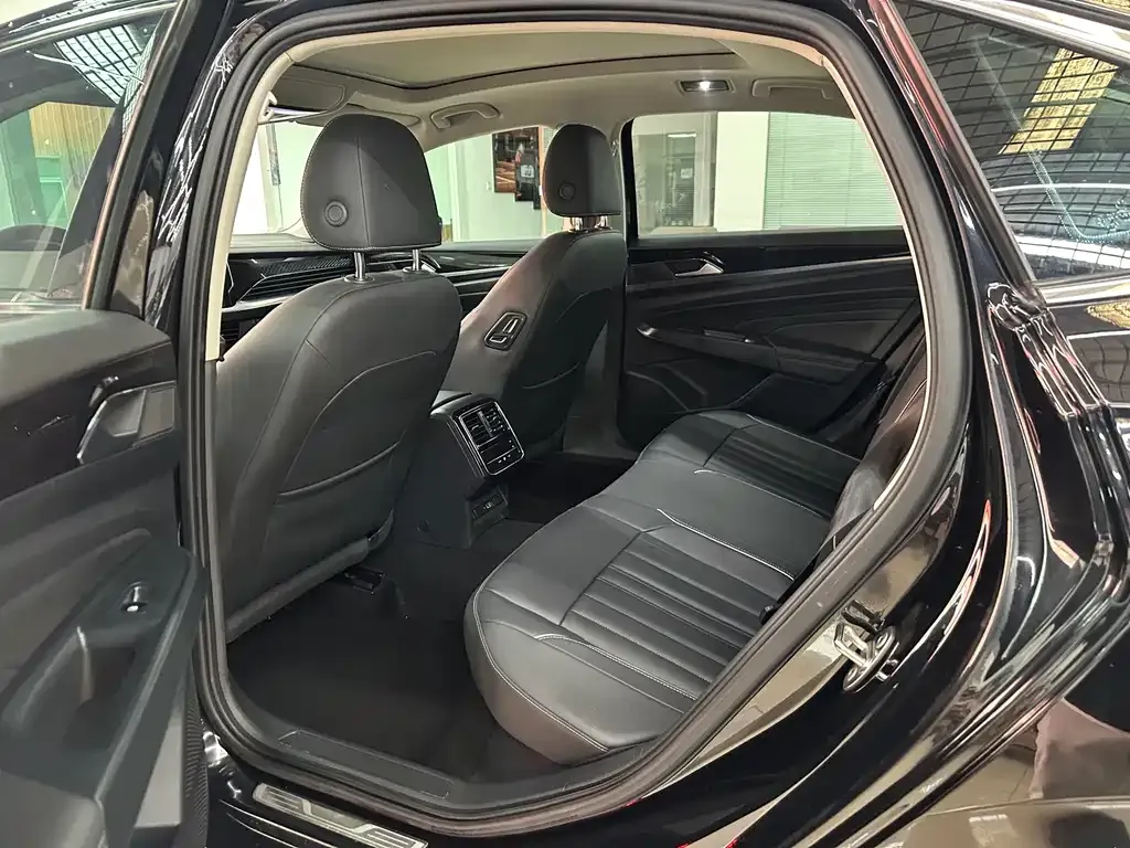 Volkswagen Passat — фото 9
