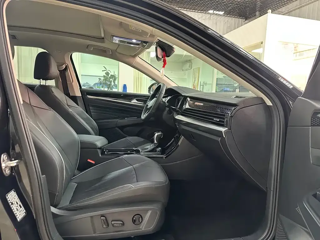Volkswagen Passat — фото 10