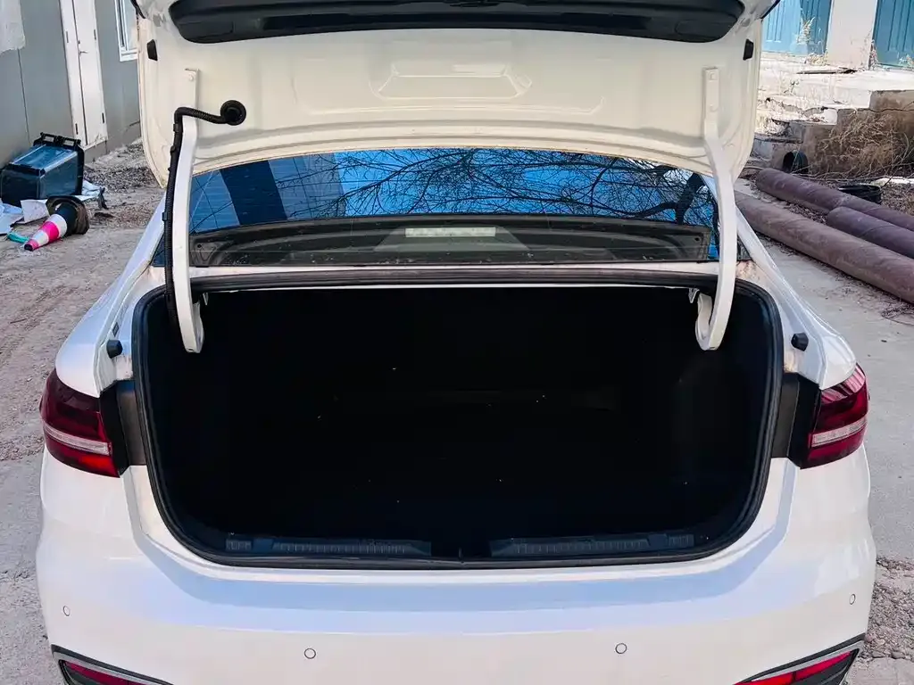 Volkswagen Lavida 2023 из CN, фото 2