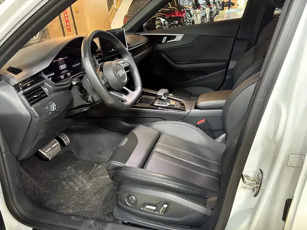 Audi A4L 2025 из CN, фото 3