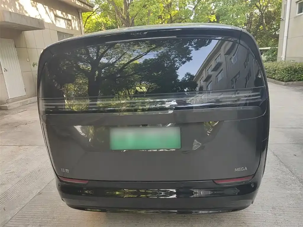 Li Auto MEGA — фото 6