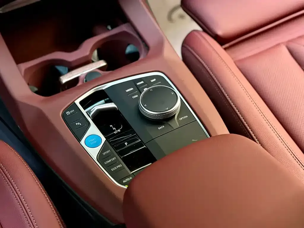 BMW iX3 2024 из CN, фото 4