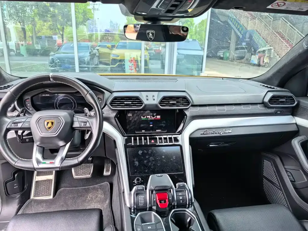Lamborghini Urus — фото 6