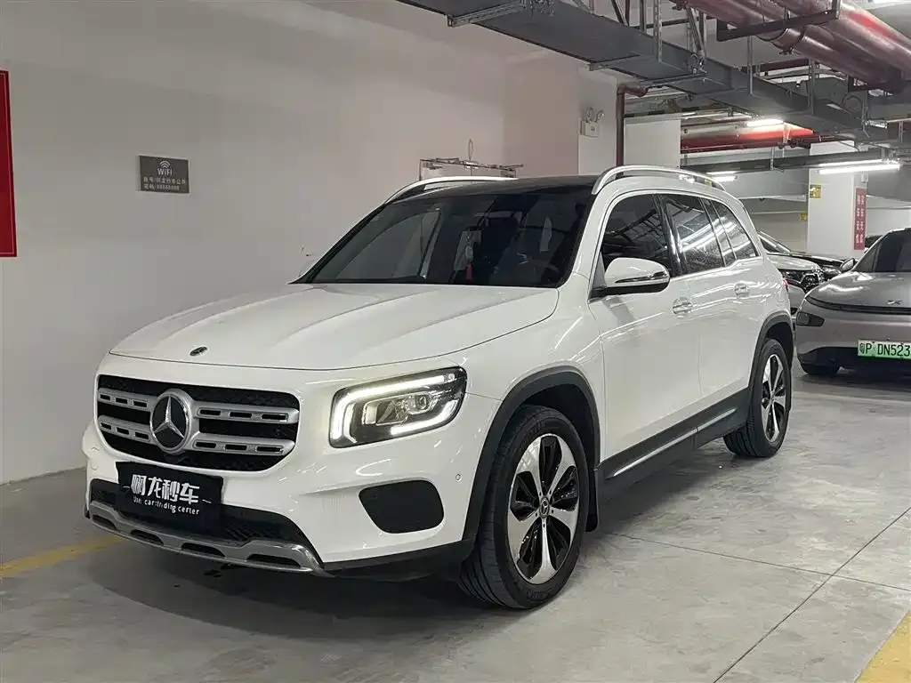 Mercedes-Benz GLB — фото 1