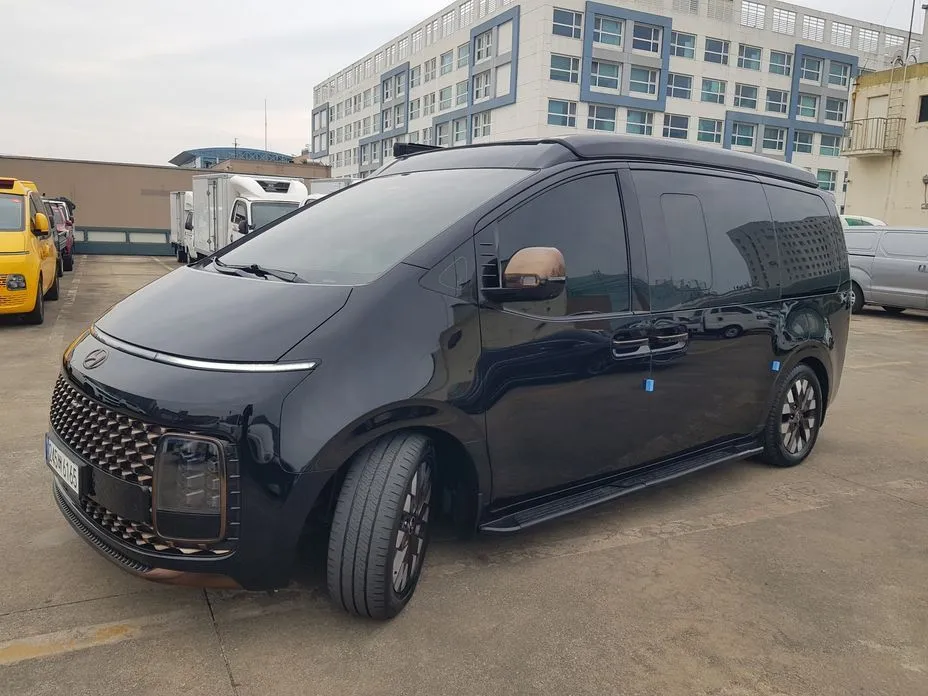 Hyundai Staria
