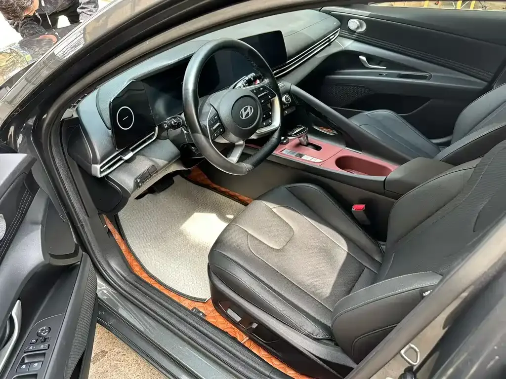 Hyundai Elantra 2023 из CN, фото 4