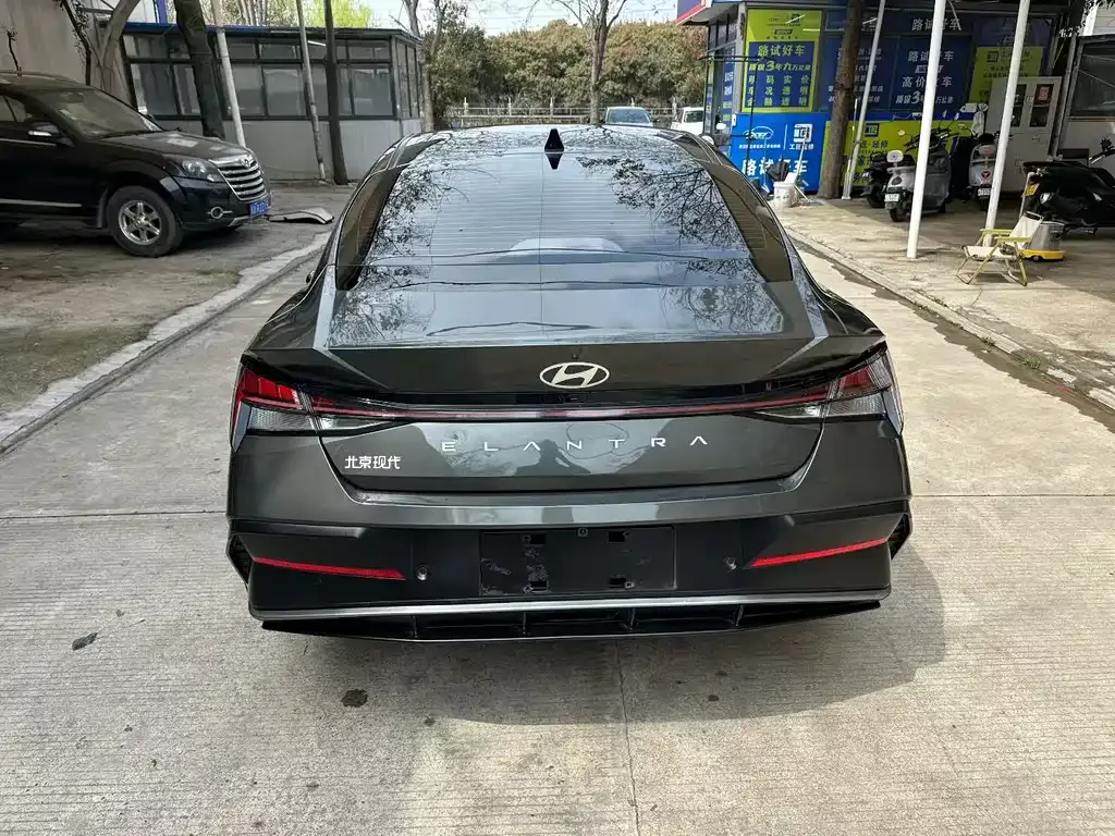 Hyundai Elantra 2023 из CN, фото 3