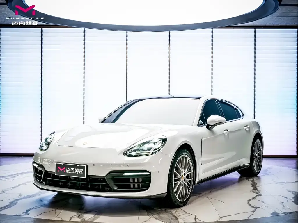 Porsche Panamera — фото 1