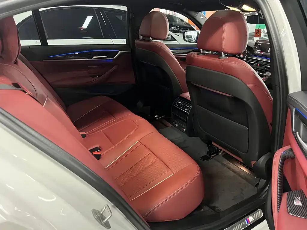 BMW 5 Series 2021 из CN, фото 2