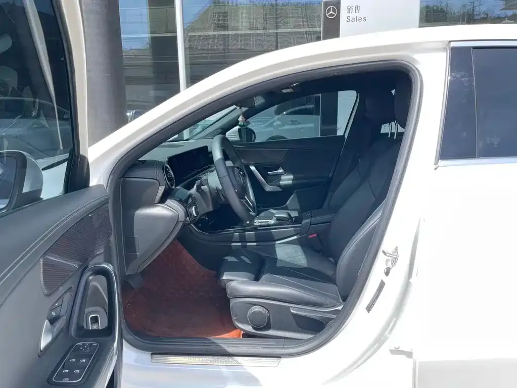 Mercedes-Benz A-Class 2023 из CN, фото 3
