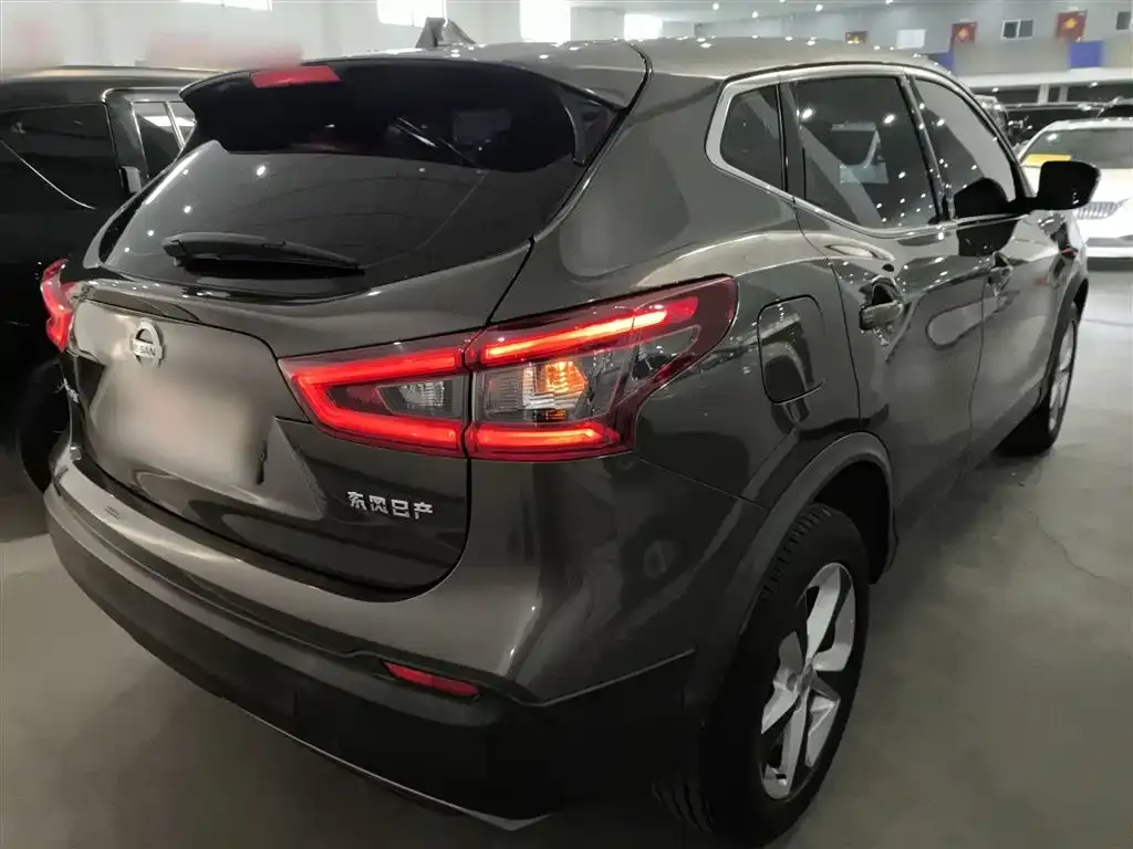 Nissan Qashqai — фото 7