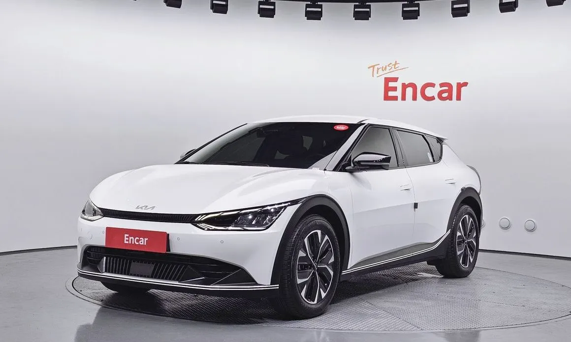 Kia EV6 — фото 1
