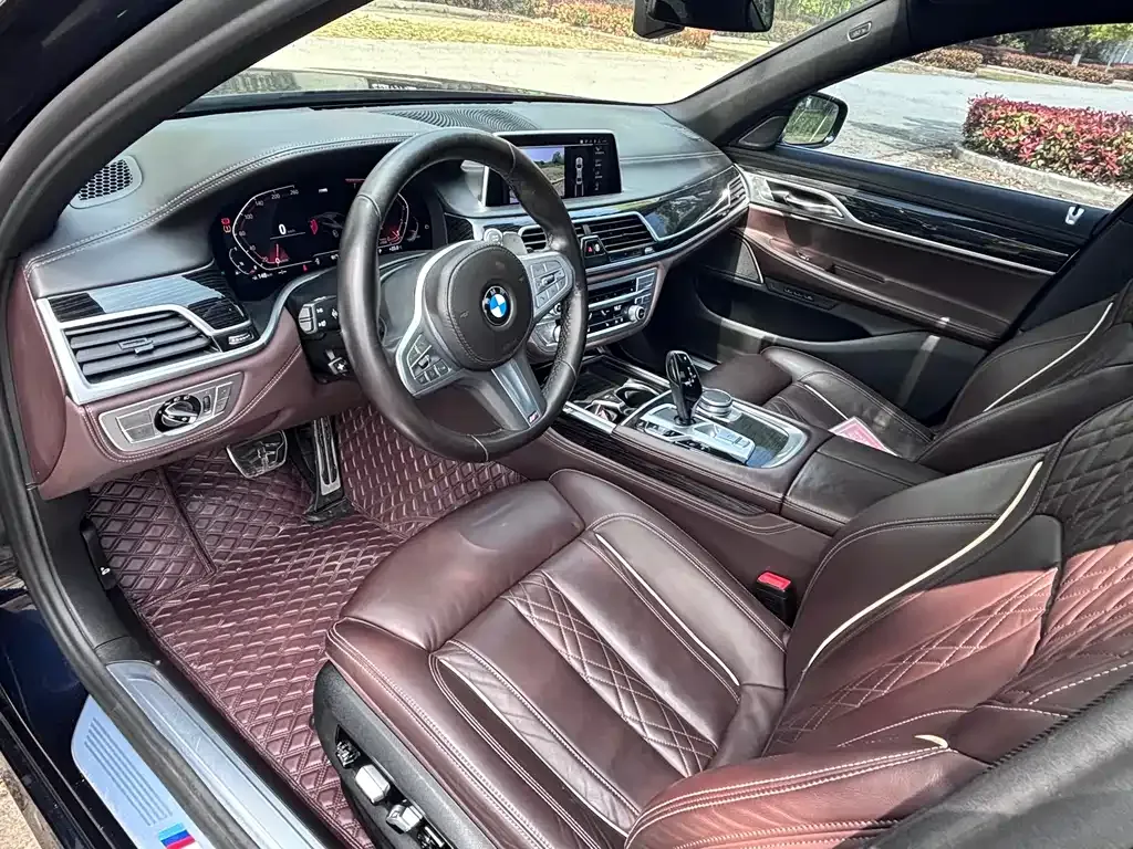 BMW 7 Series 2022 из CN, фото 2