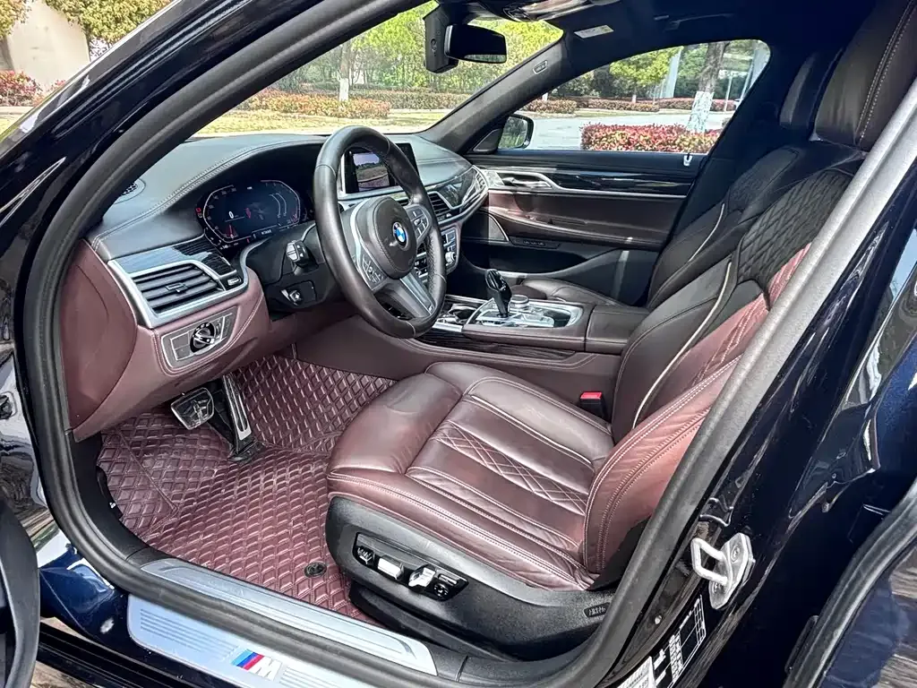 BMW 7 Series 2022 из CN, фото 10