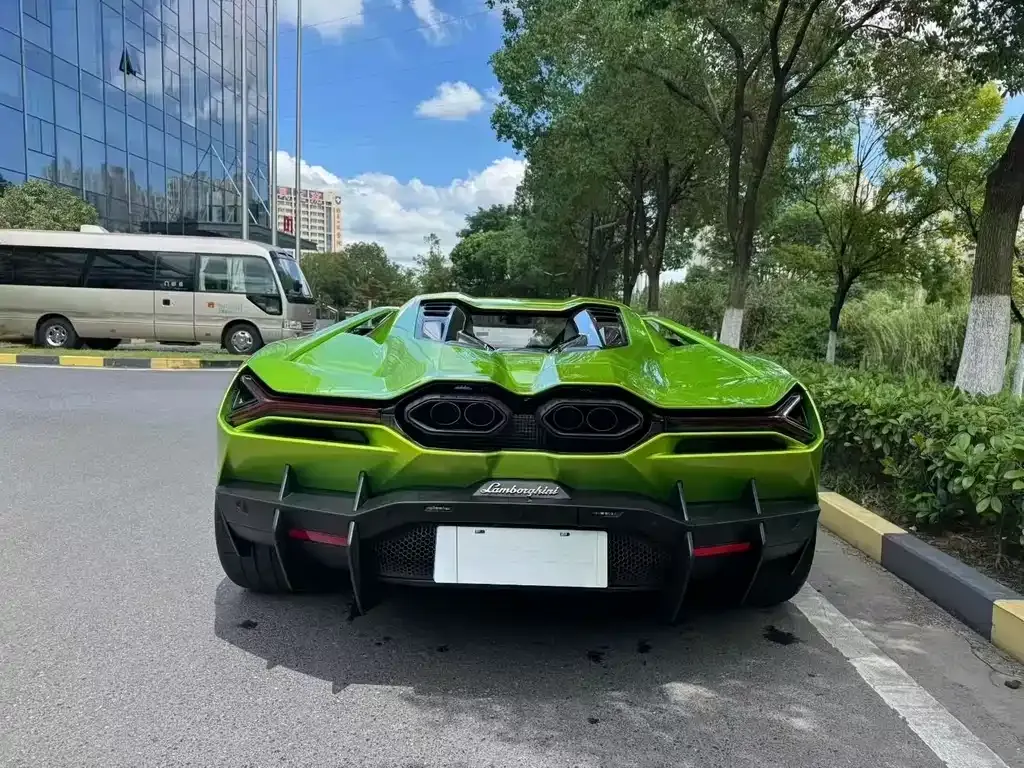 Lamborghini Revuelto 2025 из CN, фото 3