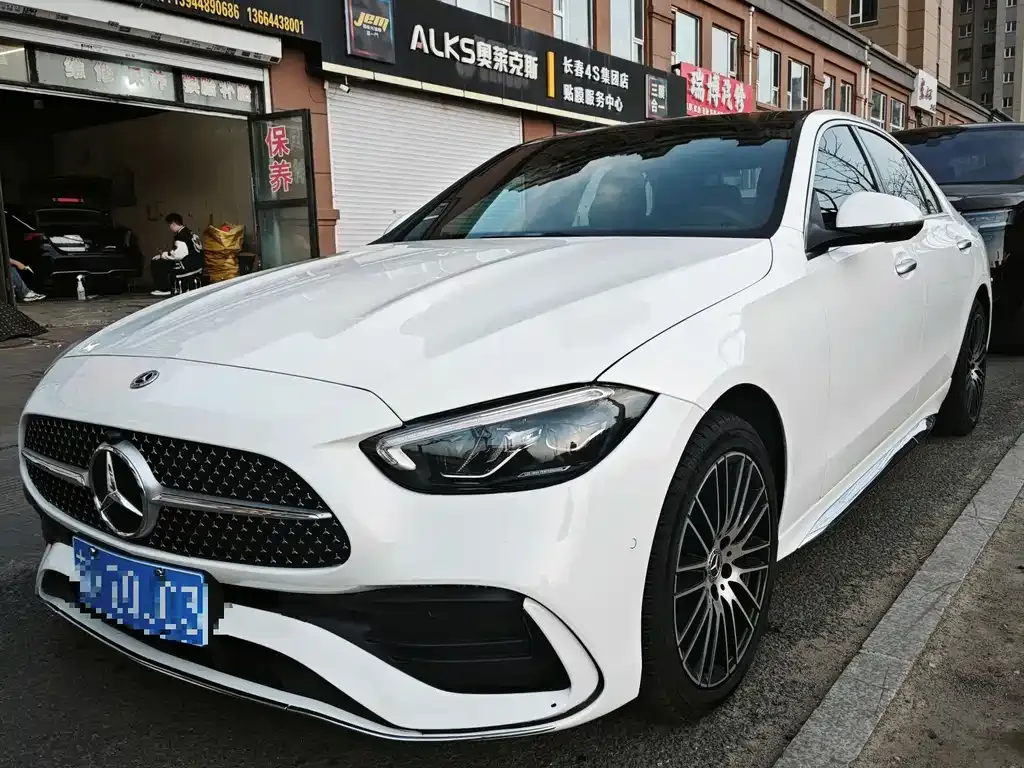 Mercedes-Benz C-Class — фото 1
