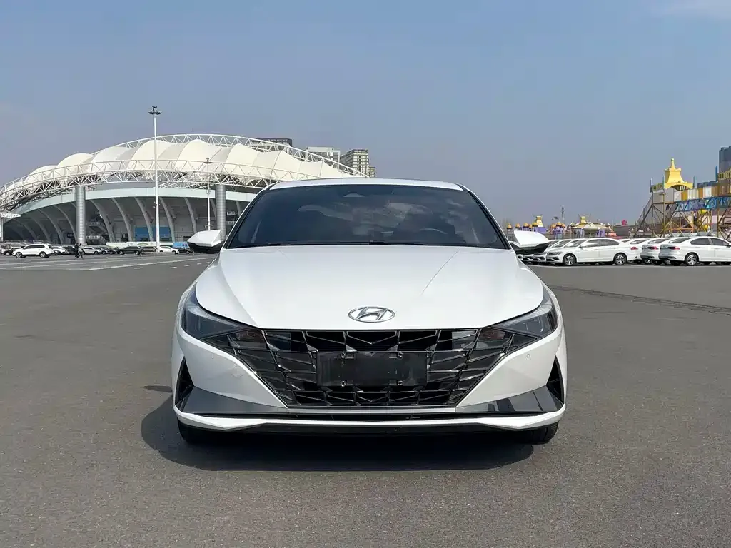 Hyundai Elantra — фото 6