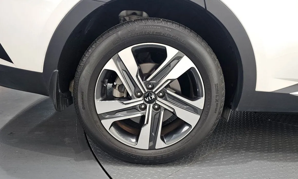 Kia Sorento — фото 10