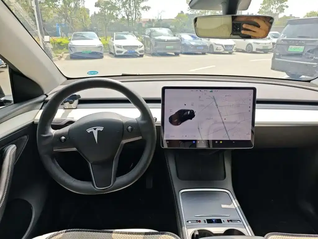 Tesla Model Y — фото 3