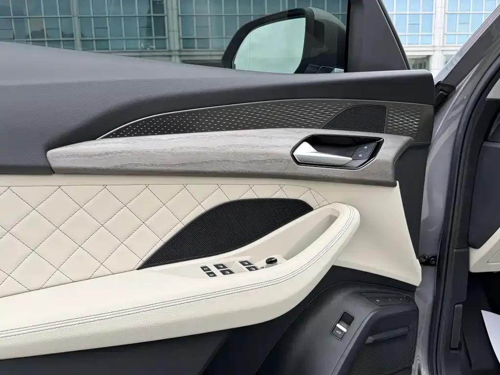 Audi Q6 2022 из CN, фото 4