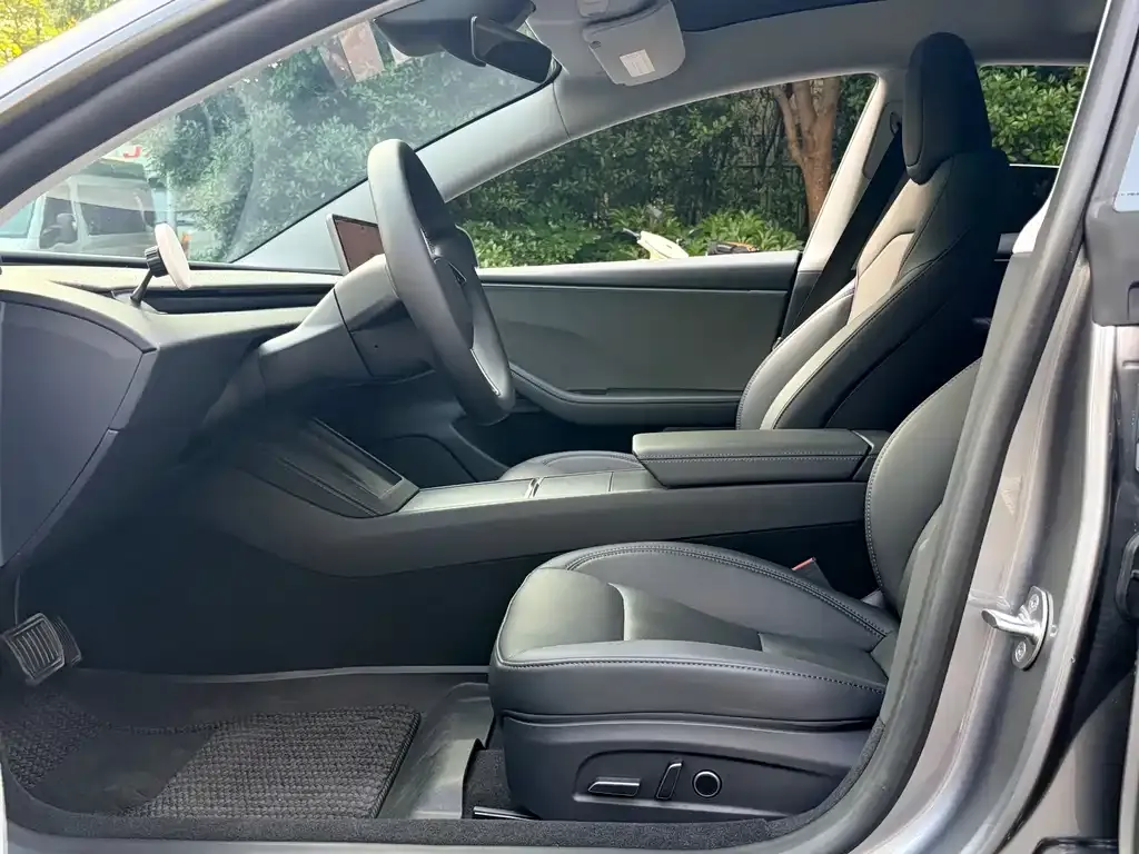 Tesla Model 3 — фото 5