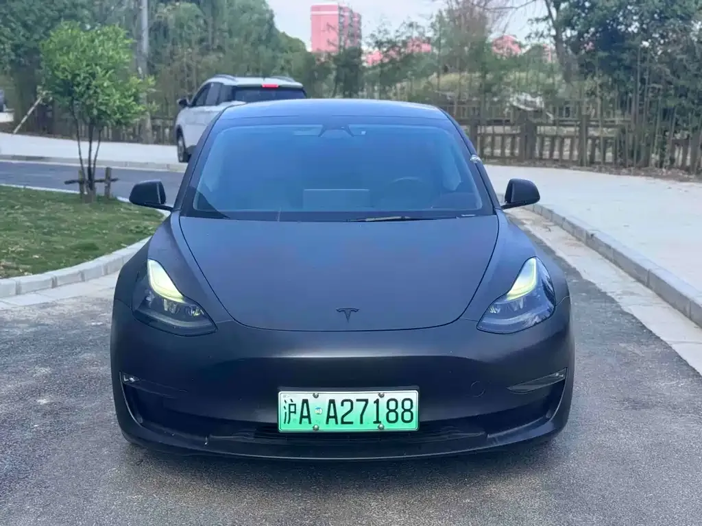Tesla Model 3 — фото 9