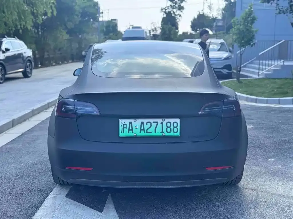 Tesla Model 3 — фото 4