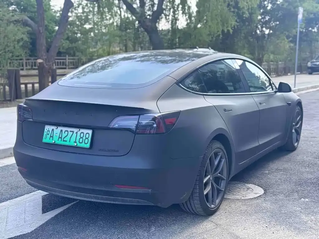 Tesla Model 3 — фото 5