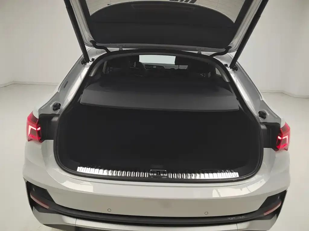 Audi Q3 Sportback — фото 7