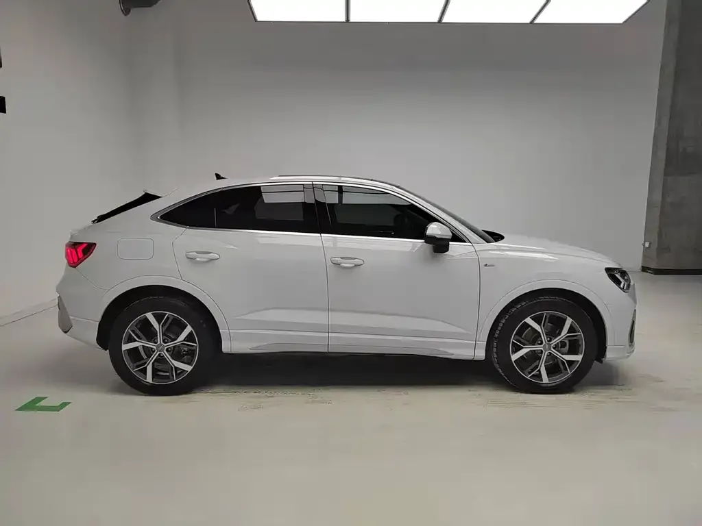 Audi Q3 Sportback — фото 3