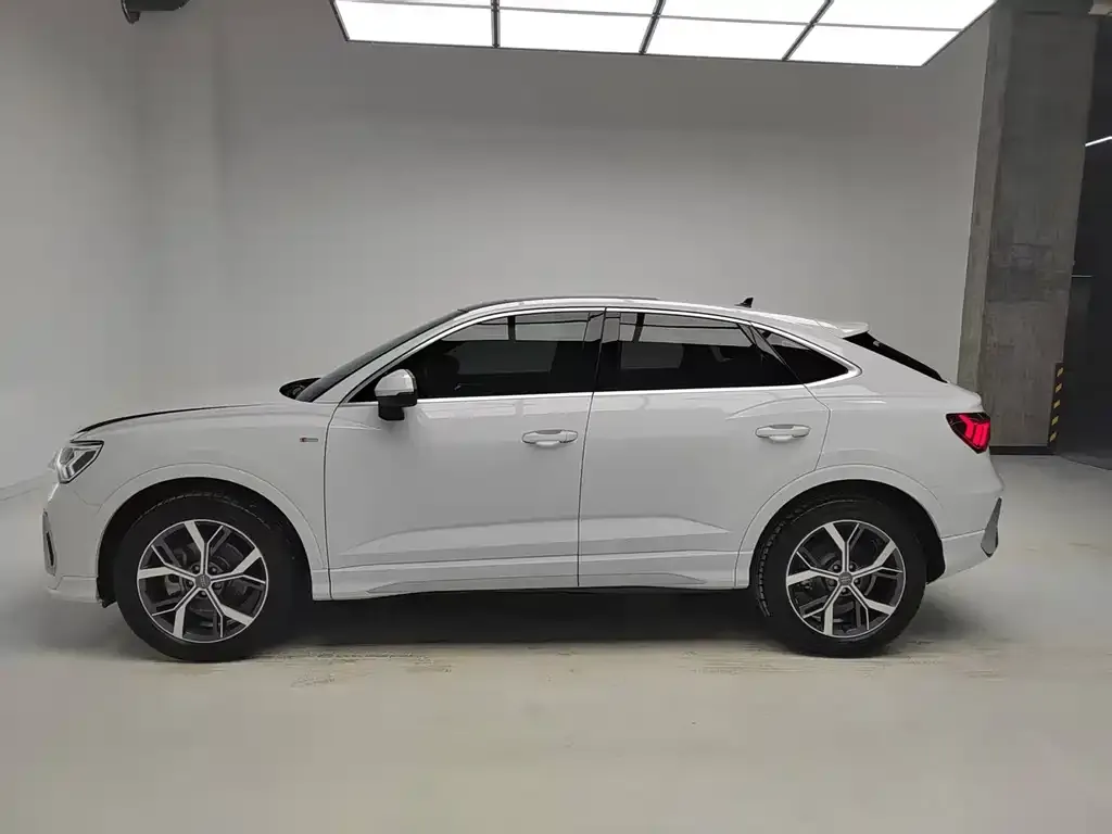 Audi Q3 Sportback — фото 5
