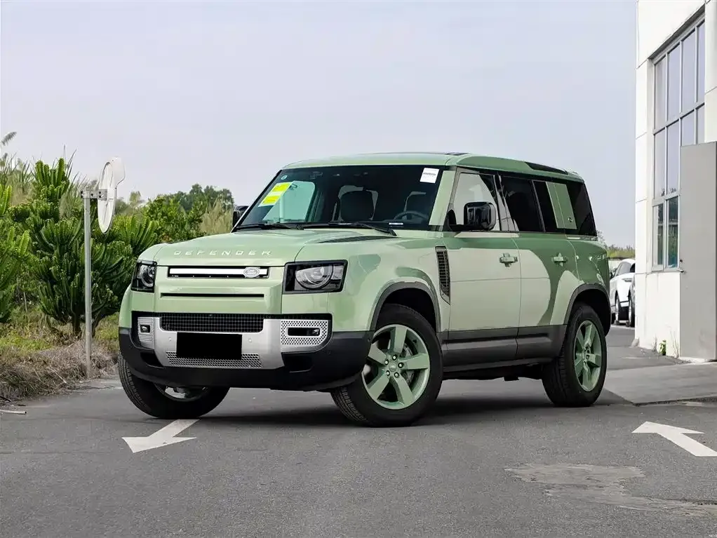 Land Rover Defender — фото 1