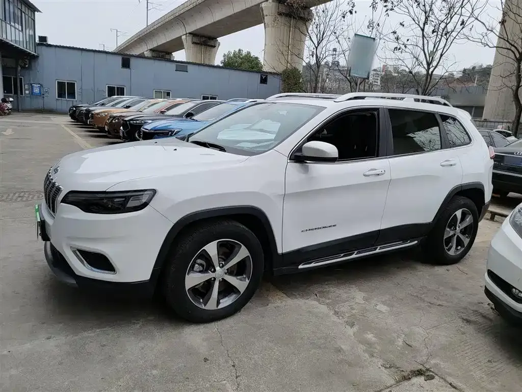 Jeep Cherokee 2021 из CN, фото 8