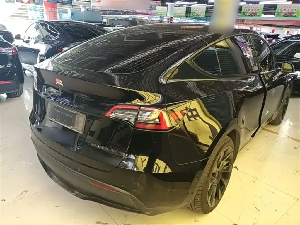 Tesla Model Y — фото 7