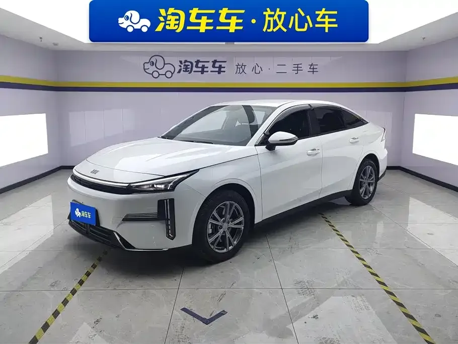 Geely Galaxy L6