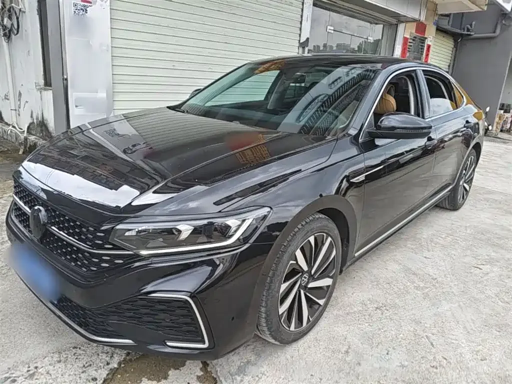 Volkswagen Passat — фото 1