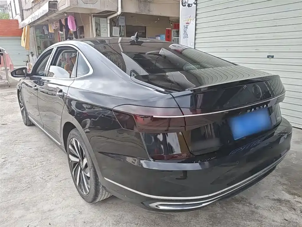Volkswagen Passat — фото 6