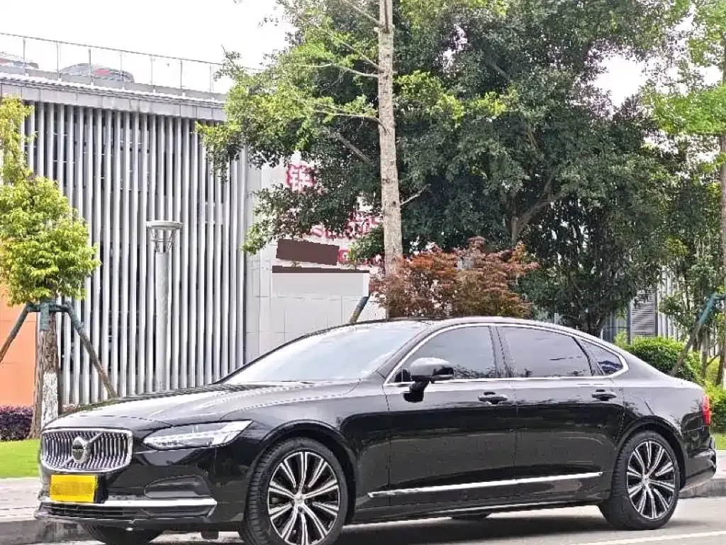 Volvo S90 — фото 1