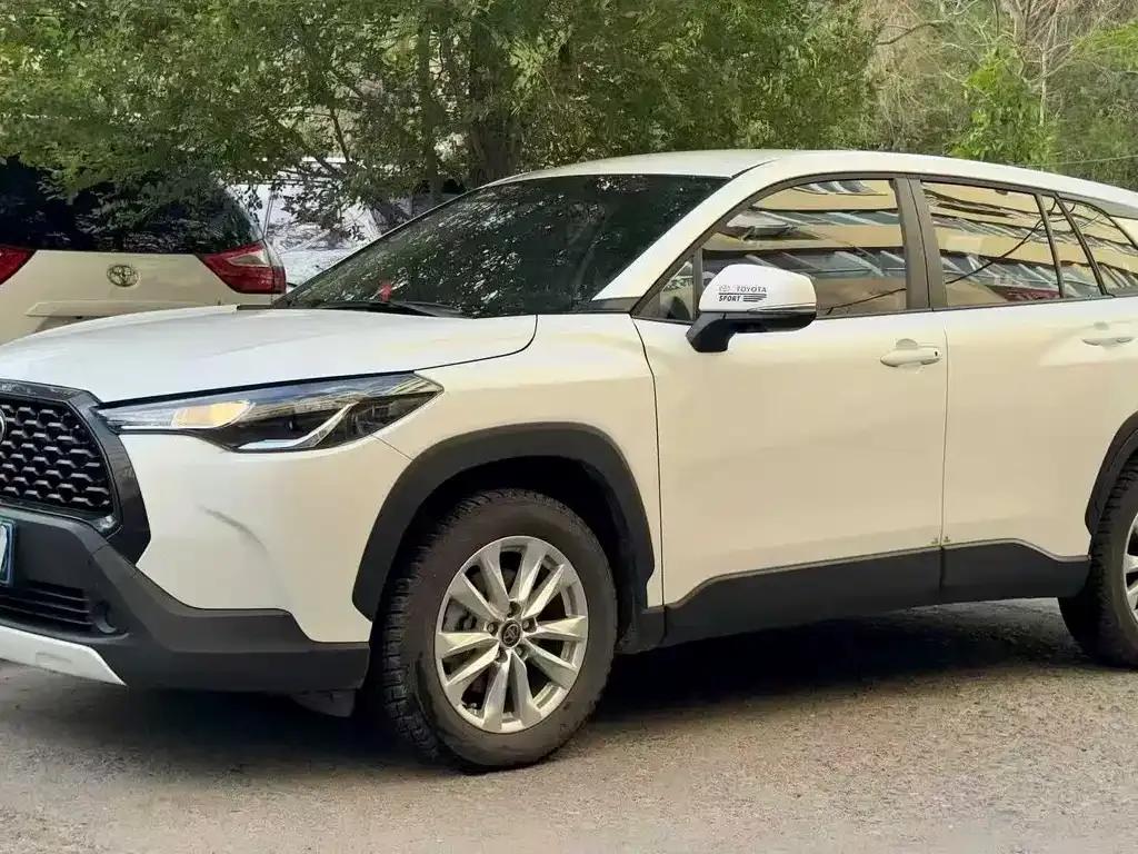 Toyota Corolla Cross — фото 1