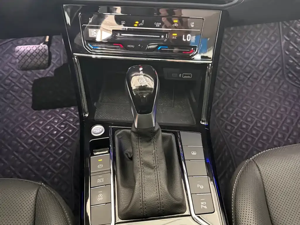 Volkswagen Passat — фото 5
